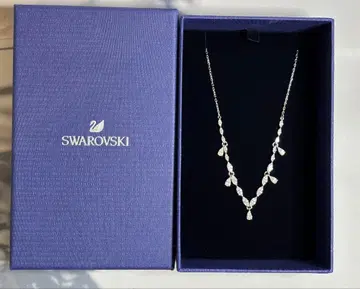 Swarovski 크리스탈 드롭 목걸이