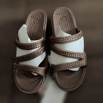Crocs 여성용 웨지솔 샌들 브라운