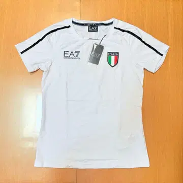 새상품 EA7 EMPORIO ARMANI ITALIA T셔츠 S사이즈