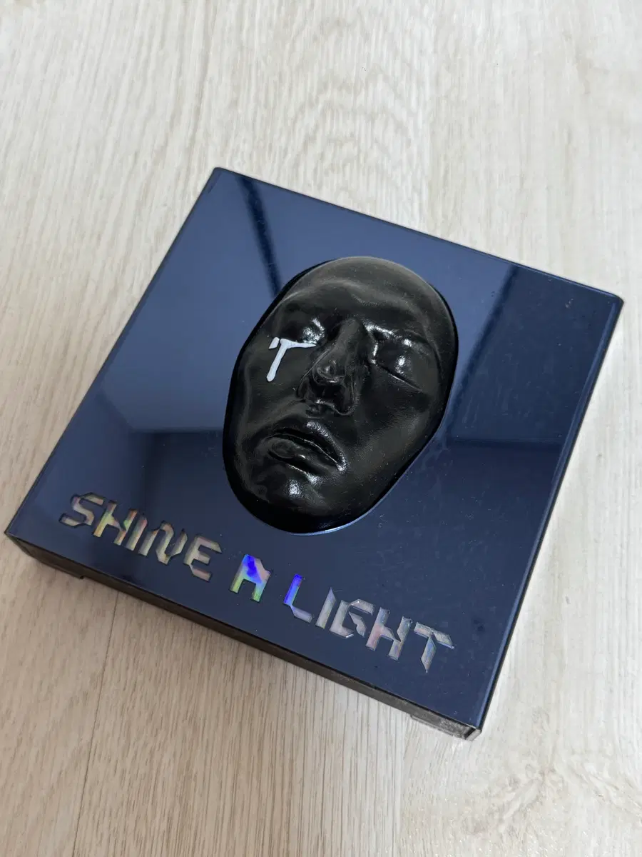 GD - SHINE A LIGHT 판매합니다