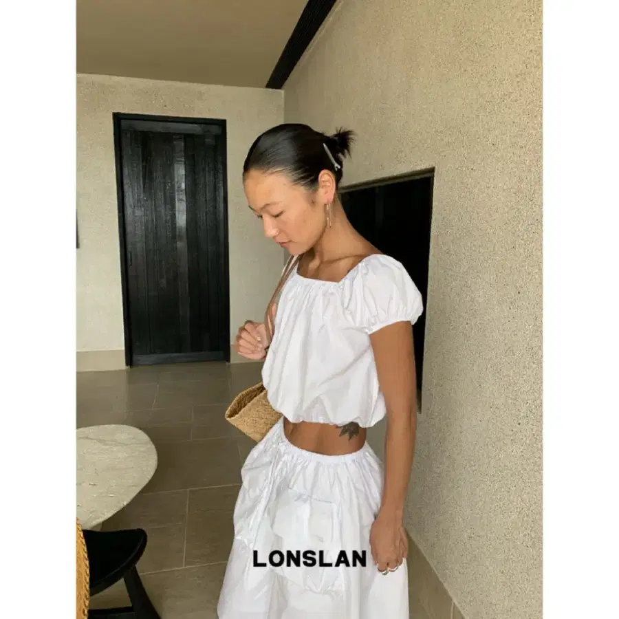 LONSLAN 론슬란 셔츠 블라우스 반팔 화이트 크롭탑