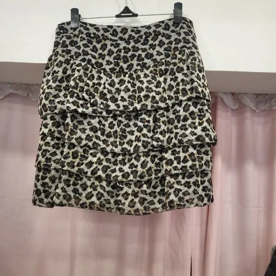 호피 무늬 프릴 스커트