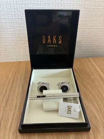 [ 새상품 미사용 ] DAKS 닥스 커프스 단추 넥타이핀 세트 박스 포함