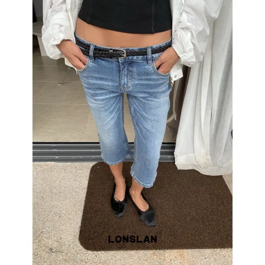 LONSLAN 론슬란 팬츠 바지 로우라이즈 플레어 크롭 진 청바지