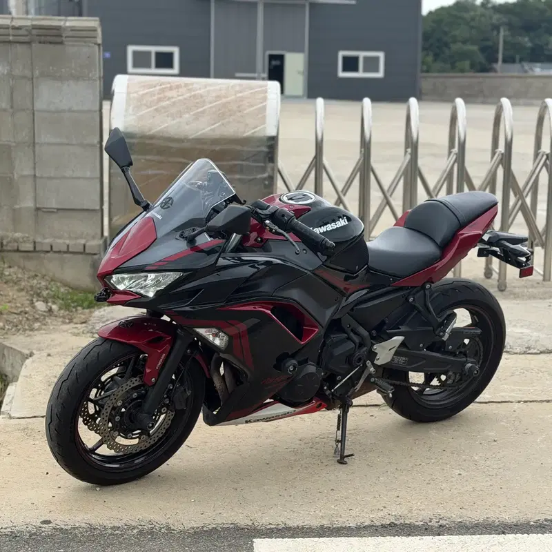 가와사키 닌자650abs 21년식 1만km 신차급 판매합니다