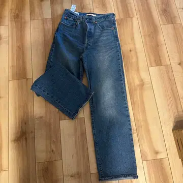 Levi's Ribcage Straight W27 L30