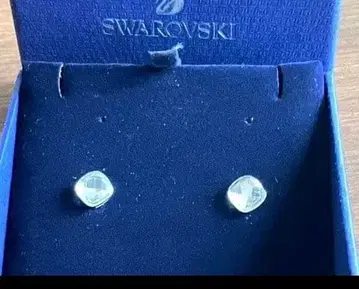 SWAROVSKI 스와로브스키 귀걸이 크리스탈