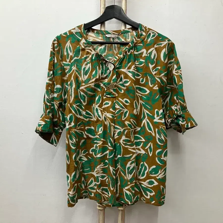 비비 올리비아(VV OLIVIA) 블라우스 105(XL)