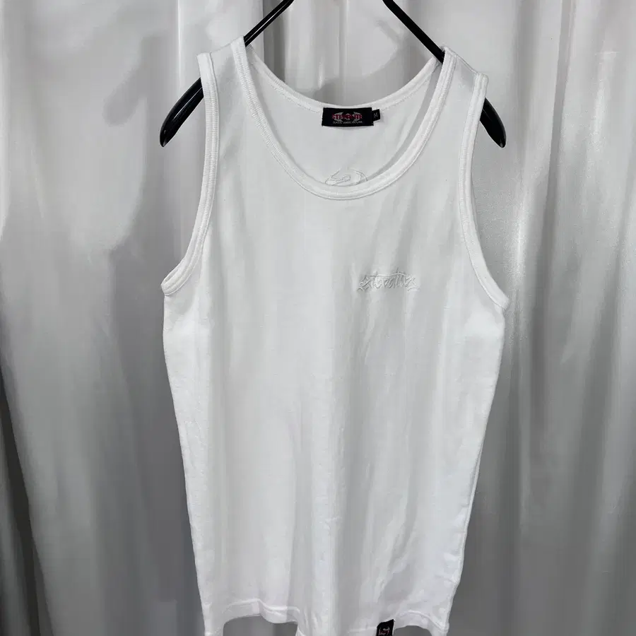 STEERLITE 민소매 탑
