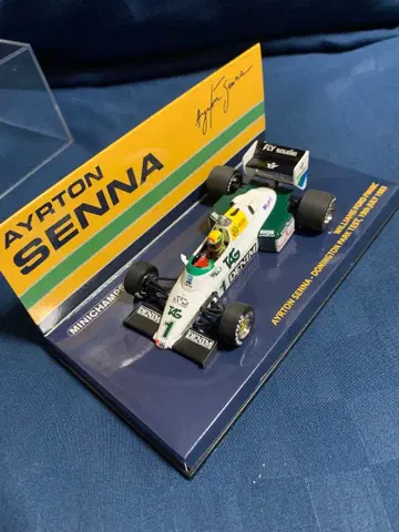 Minichamps Williams Ford FW08C Senna