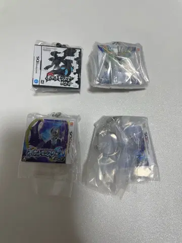 포켓몬 패키지&카트리지 키링 화이트 문 X 세트