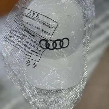 TaylorMade Audi 콜라보 캡 화이트
