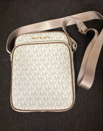 MICHAEL KORS MK 로고 숄더백