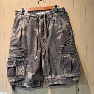 Abercrombie & Fitch 카모플라주 카고 숏팬츠