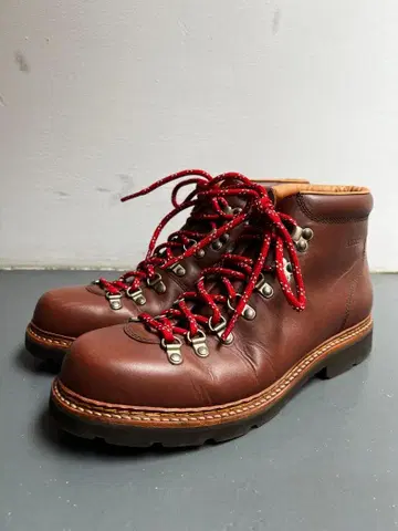 AIGLE 가죽 마운틴 부츠 브라운