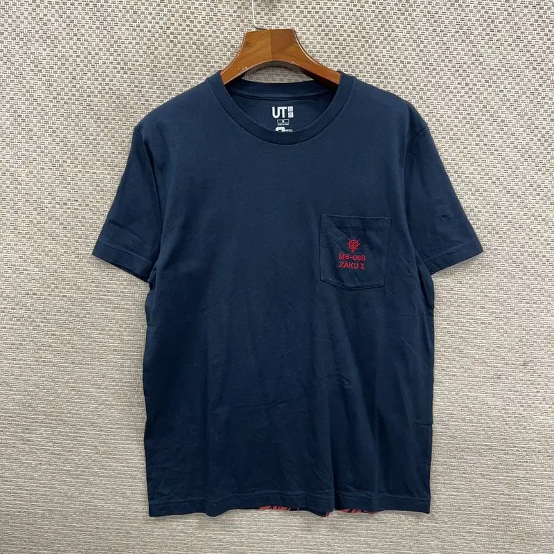 유니클로 건담 반팔티 M D08603