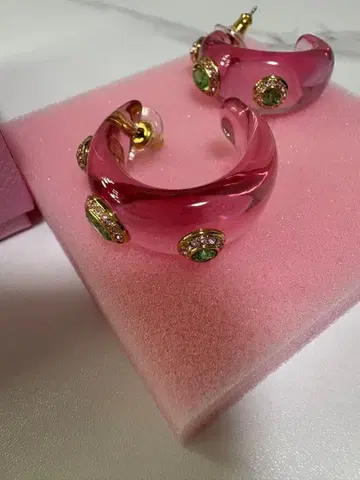 SWAROVSKI 후프 귀걸이 핑크
