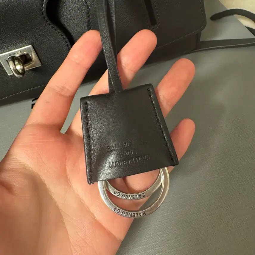 발렌시아가 벨에어 캐리올 블랙 은장 스몰 사진 5