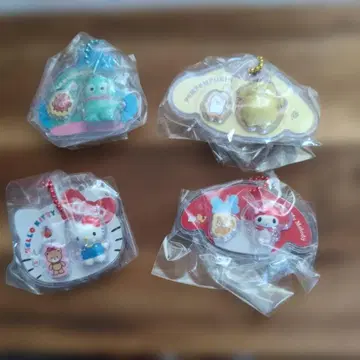 산리오 캐릭터즈 패키지 참 & 초코볼 4개 세트