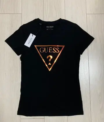 GUESS 반팔 티셔츠 블랙 골드 로고