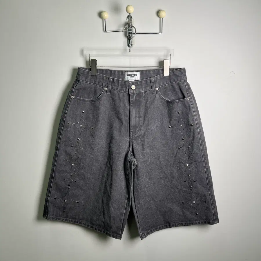 크리틱 스터드 크로스 스티치 흑청 데님 버뮤다 팬츠 XL