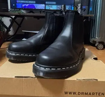 닥터마틴 2976 WHITE STITCH 첼시 부츠