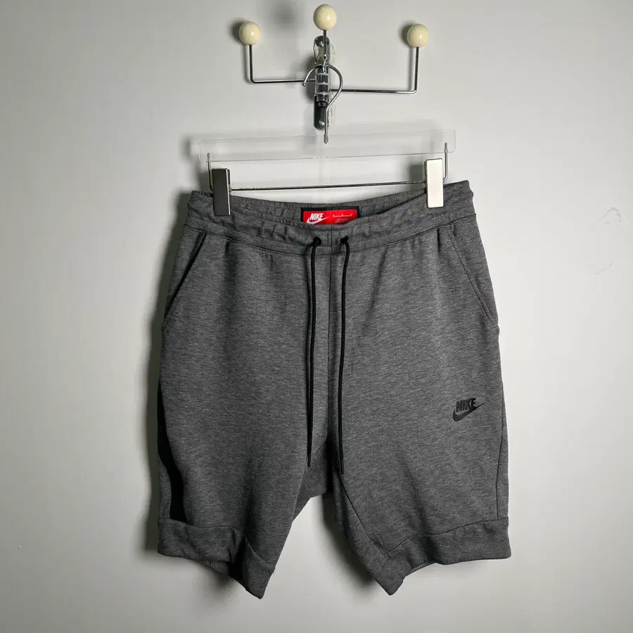 NIKE 나이키 테크 플리스 다크 그레이 반바지 M