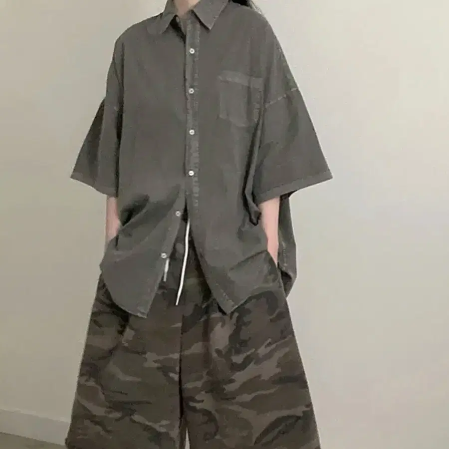 오버핏 반팔 셔츠