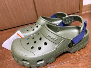 crocs 샌들 카키 남성용
