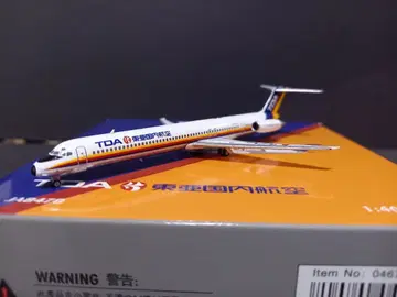 Phoenix제 1/400 TDA MD-81 JA8470입니다