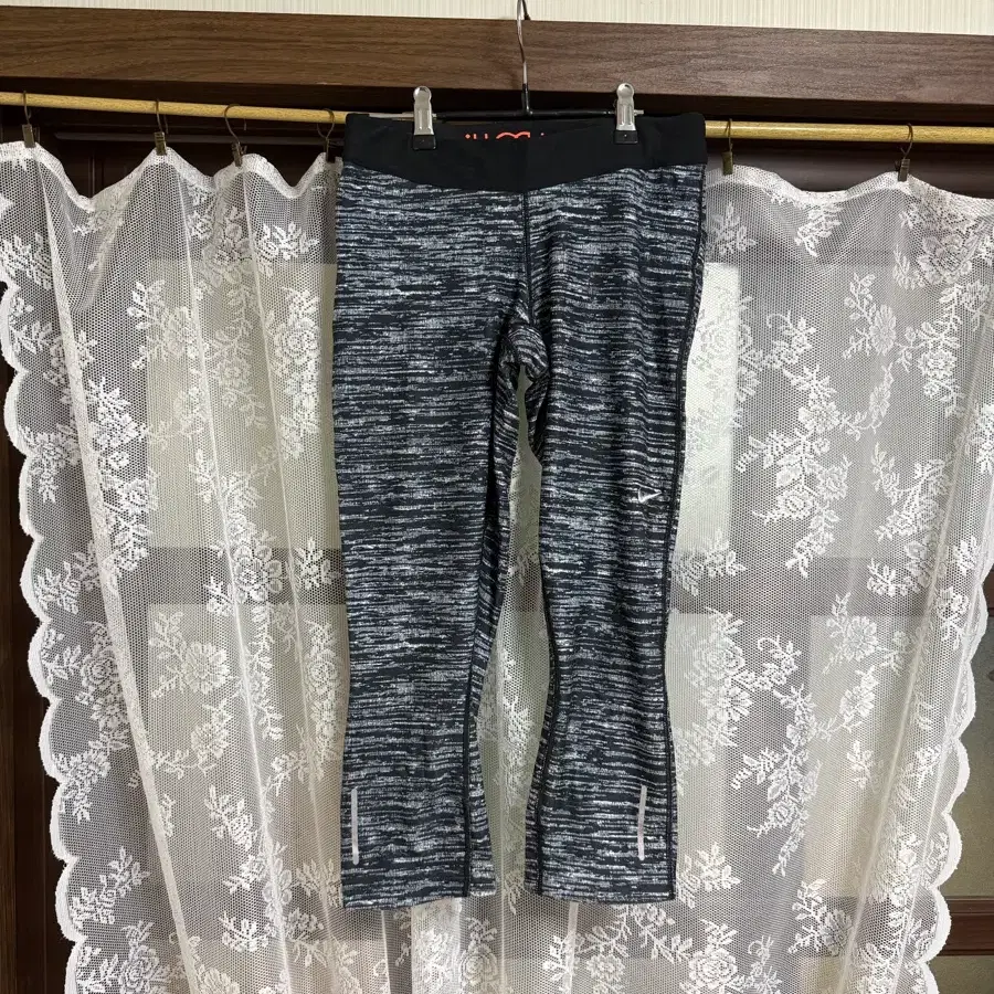나이키 8부 패턴 레깅스