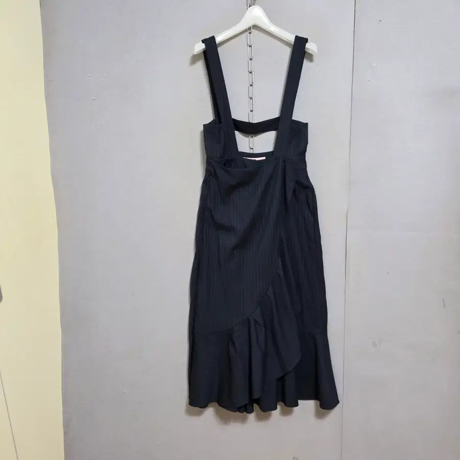 쥬시쥬디 원피스같은 멜빵 바지 85 n7400
