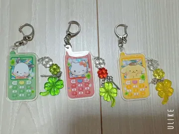 산리오 폴더폰풍 키링 헬로키티 폼폼푸딩 포차코
