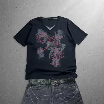 00s 그래픽 브이넥 레이어드 립 티 블랙