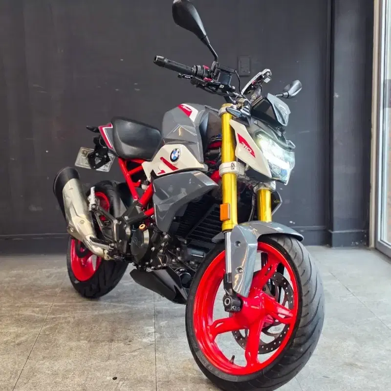 g310r bmw 2021년식 23044km 판매합니다