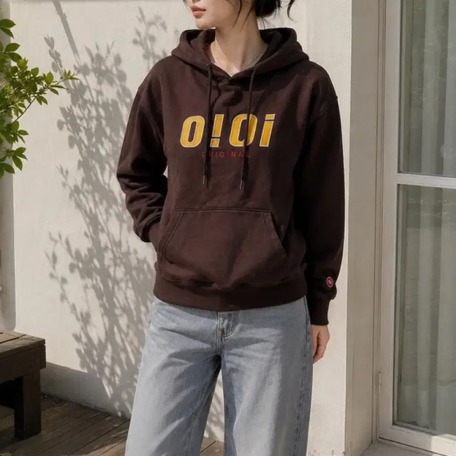 OIOI 오아이오아이 2018 SIGNATURE HOODIE_브라운(무료배송)