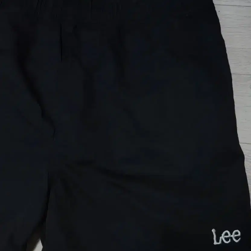 Lee(남30-33)블랙 자수 반바지 L사이즈