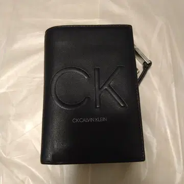 CK CALVIN KLEIN 이단 접이식 지갑 블랙