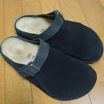 BIRKENSTOCK 스웨이드 샌들 블랙 42