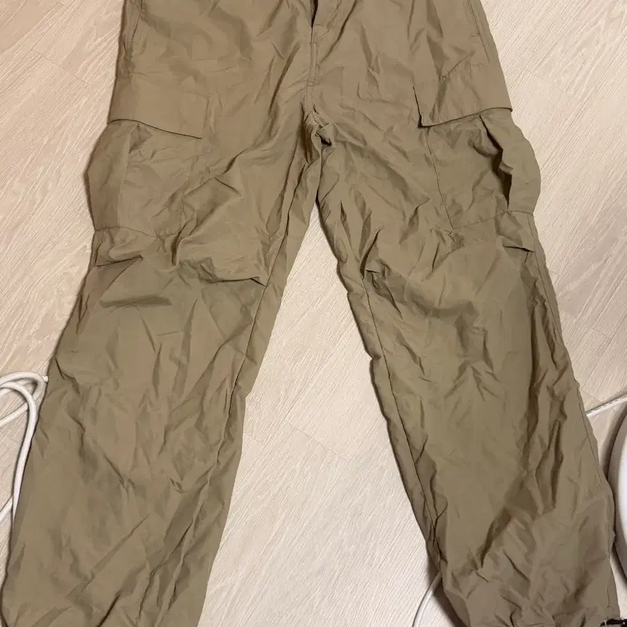 애습 린넨 와이드 파라슈트 카고 팬츠 베이지