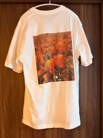 THE NORTH FACE 프린트 T셔츠 화이트 L (NT32549)