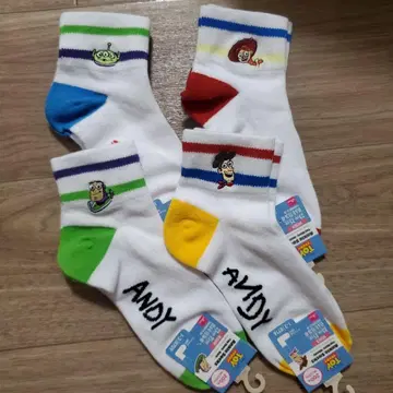 토이스토리 양말 4족 세트 다이소