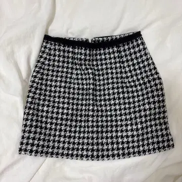 ZARA 하운드투스 패턴 미니 스커트 모노톤