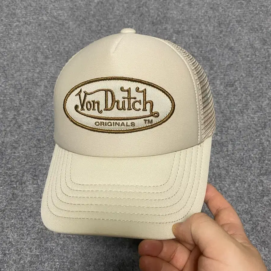 VonDutch 본더치 베이지 오벌 로고 트러커 메쉬캡 모자