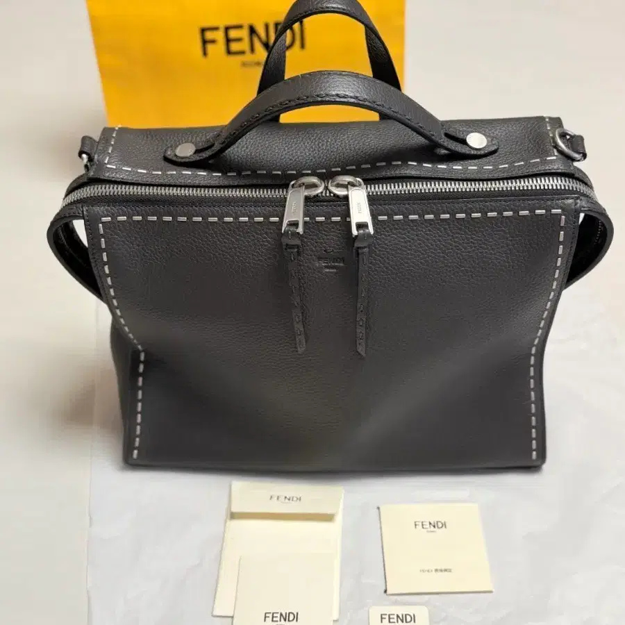 펜디 셀러리아 아델백 (Fendi Selleria Adele Bag)