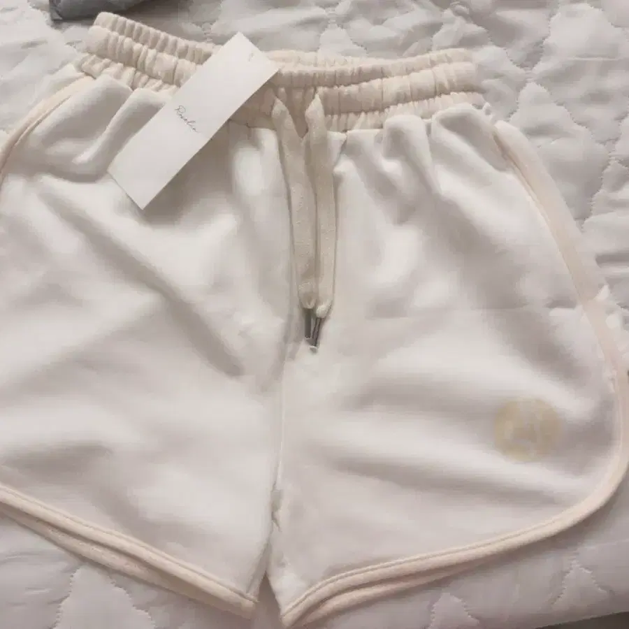 로젤린 돌핀팬츠 새상품