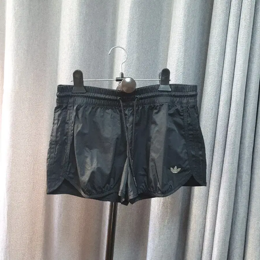 85아디다드 반바지