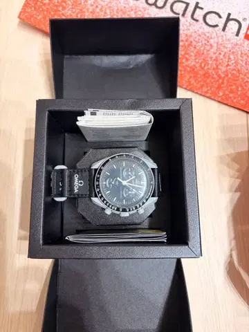 Omega Swatch MISSION TO THE MOON