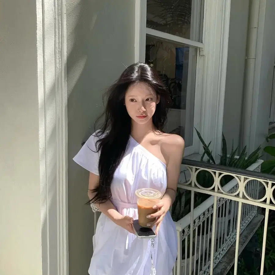 리즈 leeds Nina unbal blouse