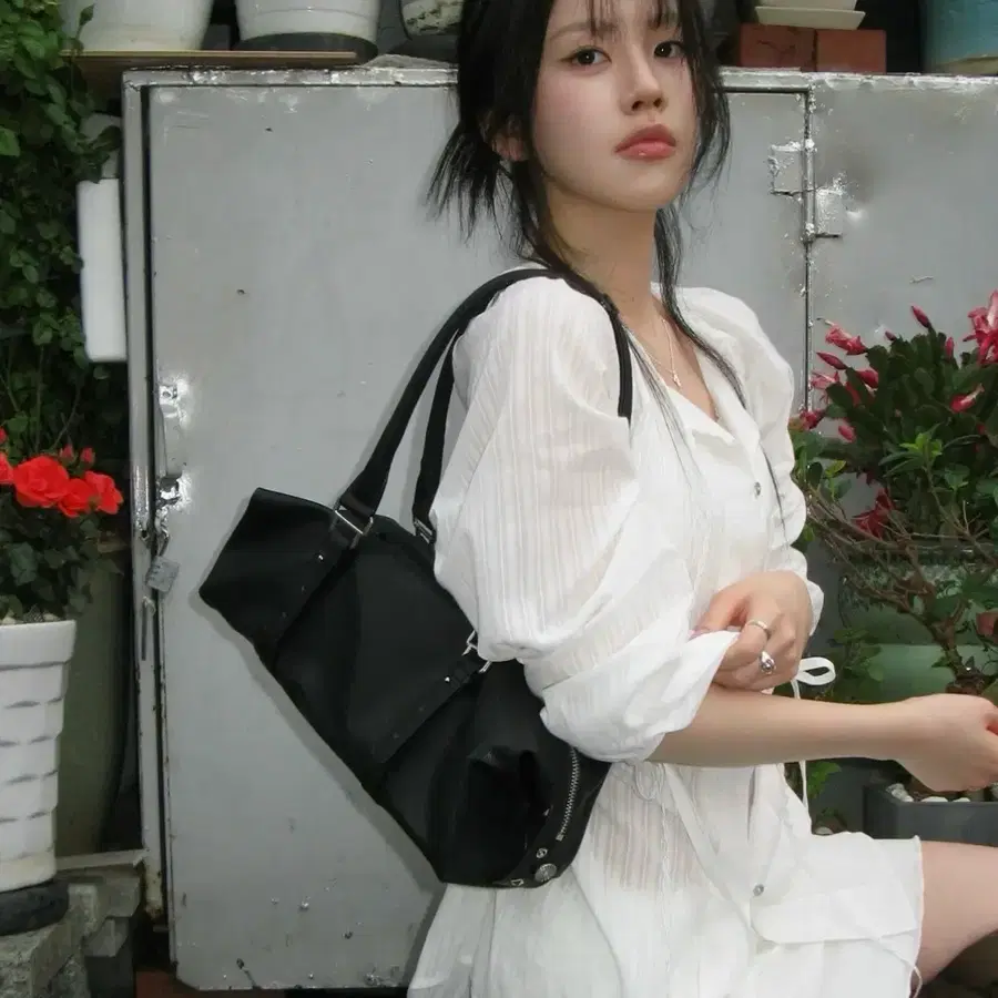 여밈 x 윤비누 필로우 백 블랙